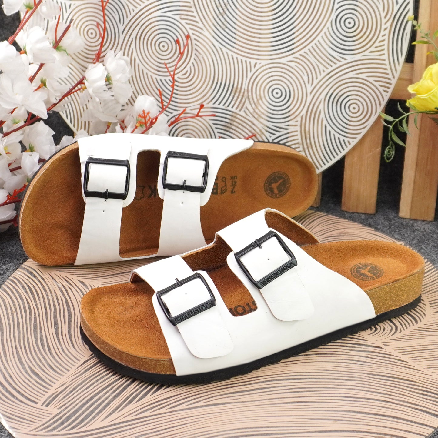 Birks Arizona Premium Leather Slides - White👟